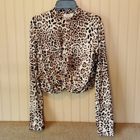 Mikey & Joey Tops - Mikey & Joey crop blouse medium leopard print
